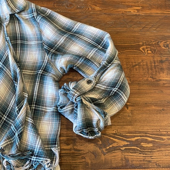 Willow & Clay Aria Fringe Open Front - Picture 3 of 4